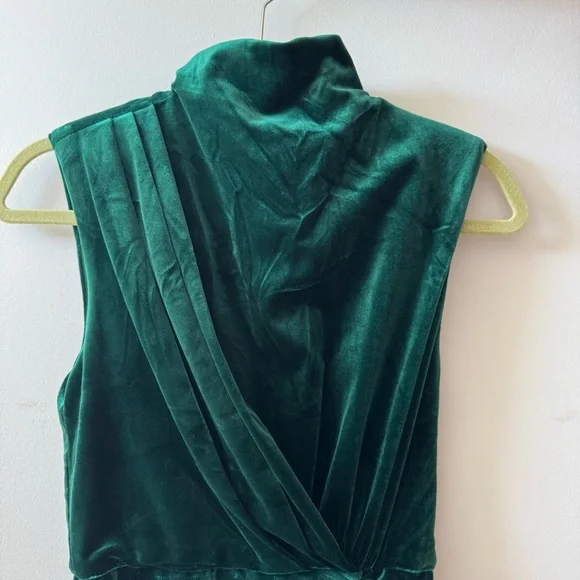 Lulus Elegant Green Velvet Evening Dress - Picture 4 of 7